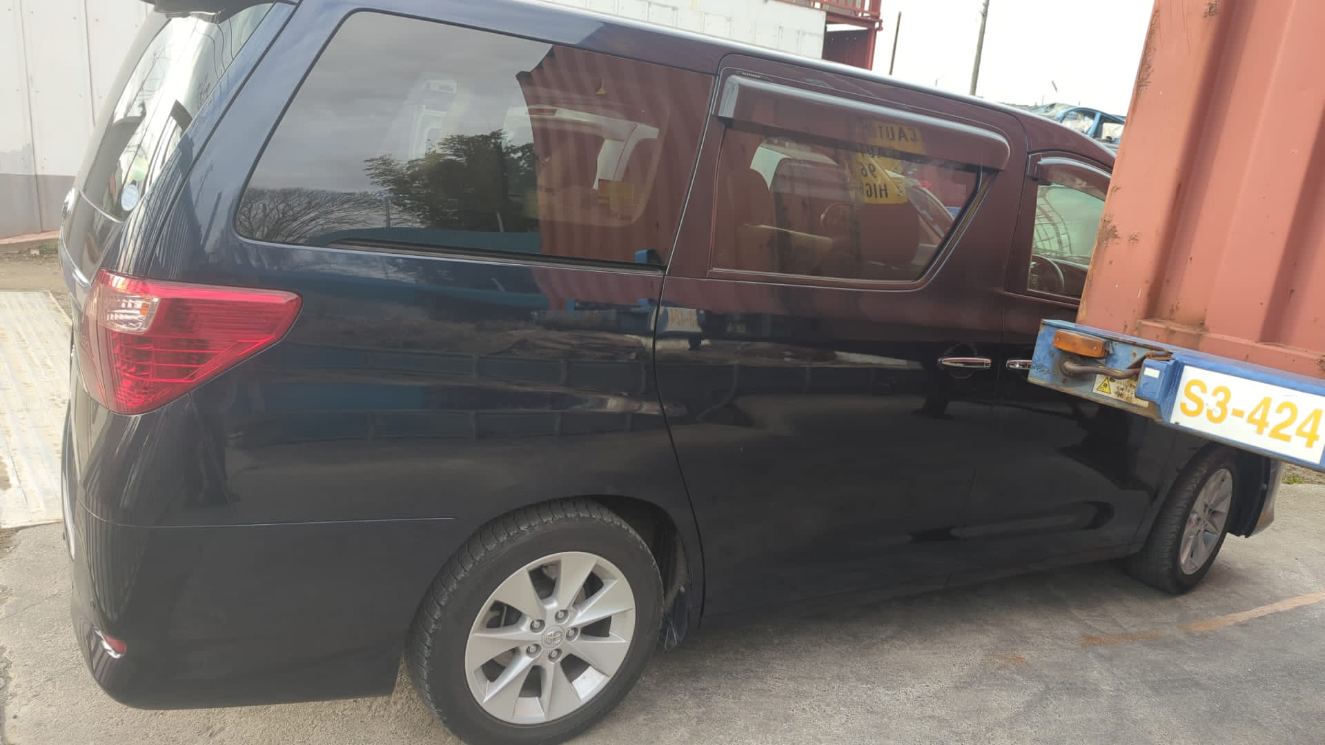 2013 Toyota Alphard
